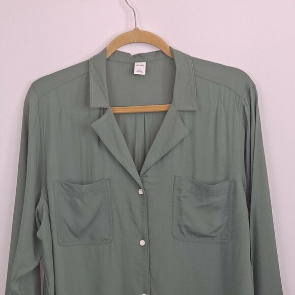 Ladies button front Blouse NWT - Picture 2 of 12